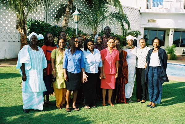 Special Rapporteur Angela Melo (fifth from right) and participants at meeting in Maputo